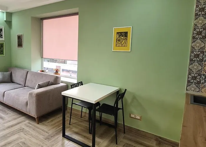 2v1 - Sheshi Willson Τίρανα