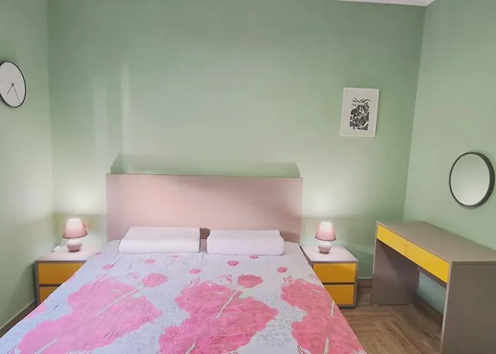 2v1 - Sheshi Willson Τίρανα